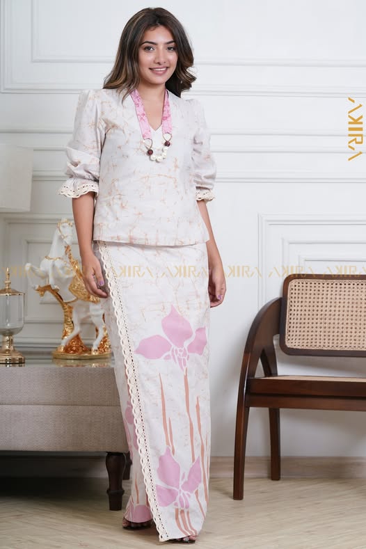 Melina Batik Top and Lungi